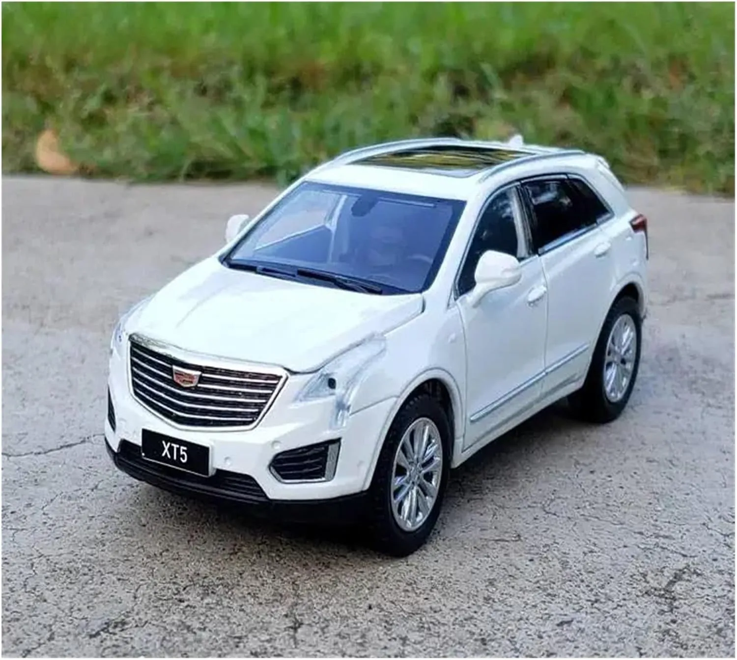 1 32 for Cadillac XT5 SUV Alloy Car Model Diecasts Metal Toy Vehicles Car Model Simulation Collection Toy Gift Classic Cars Collectible(Black)