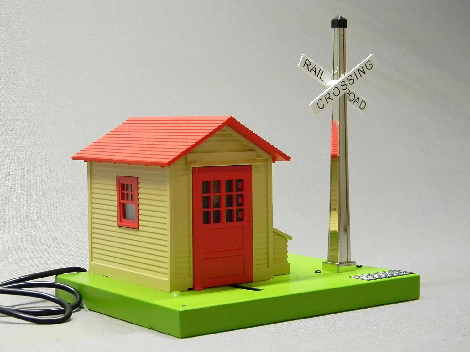 85TH Anniversary Gateman O Gauge - Train GATE House