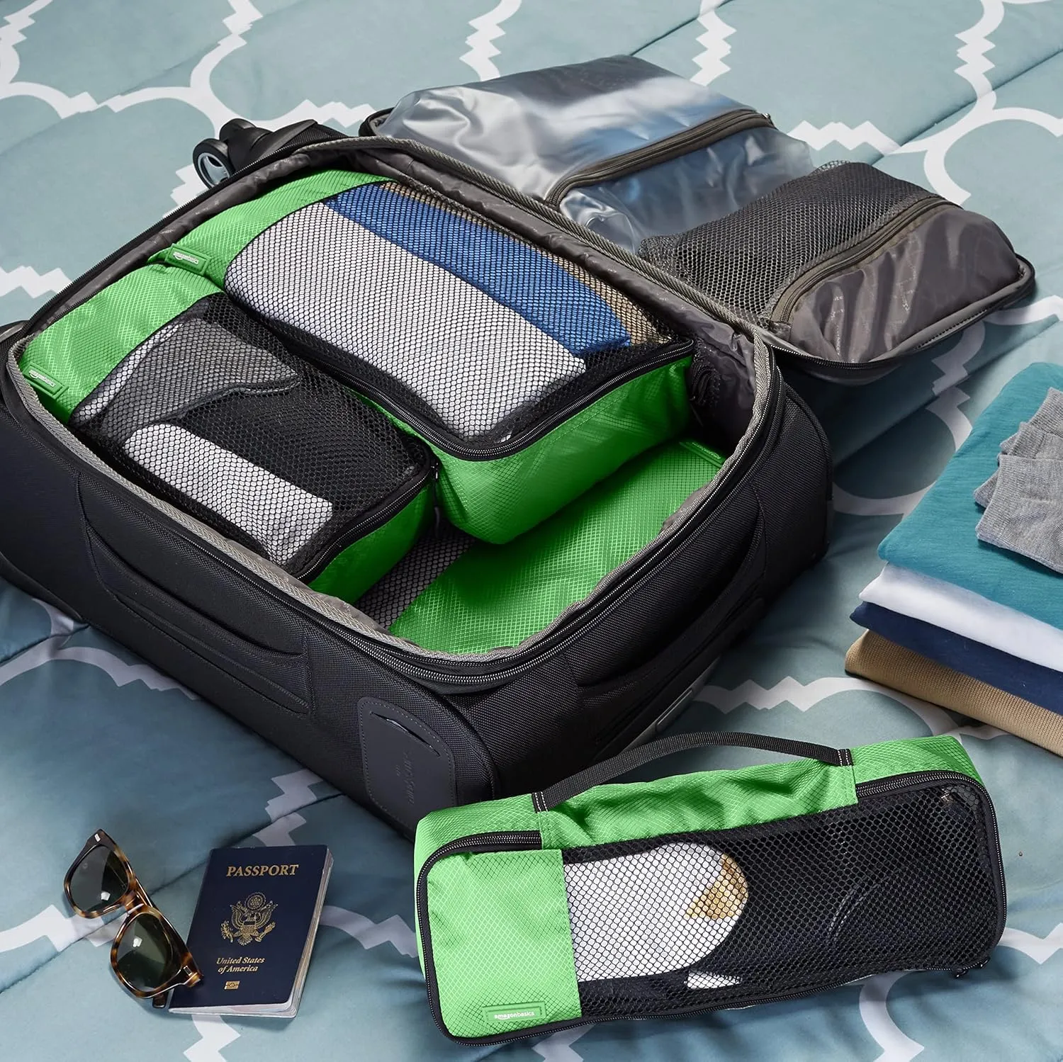 Amazon Basics Packing Cubes for Travel, Packing Organizers Set, 4-Piece-Set (Slim, Small, Medium, Large) With Double Zipper Pulls and Mesh Top Panel, 100% Durable Polyester, Green