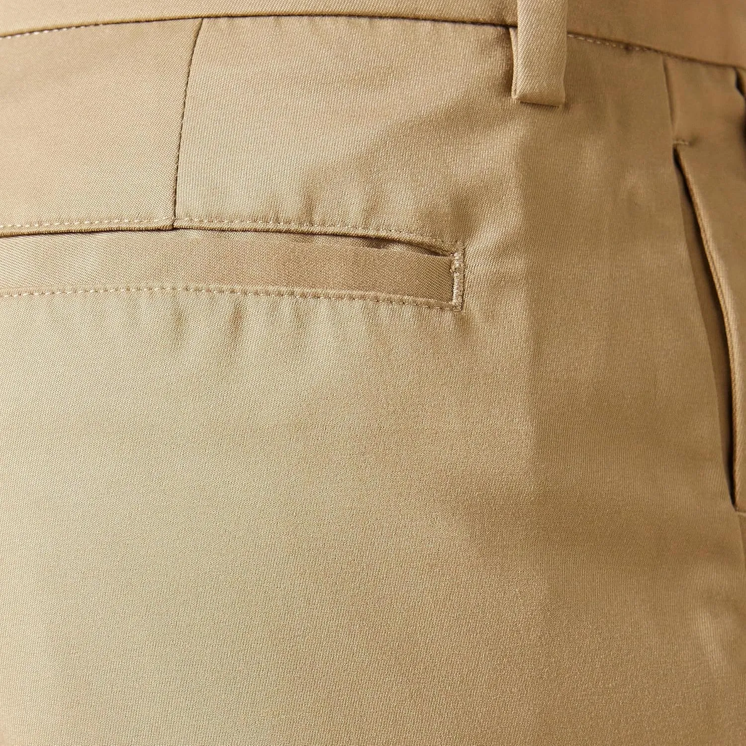 Amazon Essentials Men's Slim-Fit Stretch Golf Short