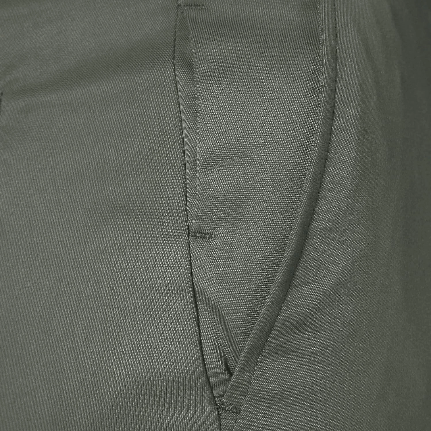 Amazon Essentials Men's Slim-Fit Stretch Golf Pant