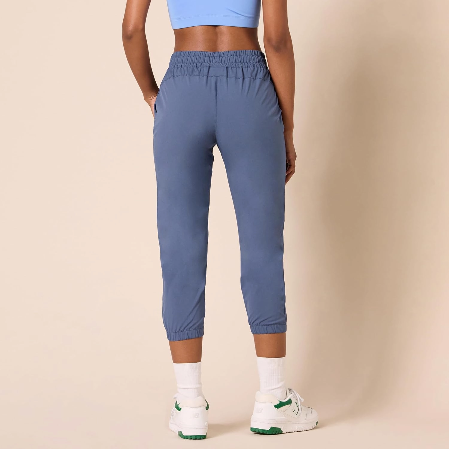 Amazon Essentials Women's Performance Stretch Woven Crop Jogger Pant