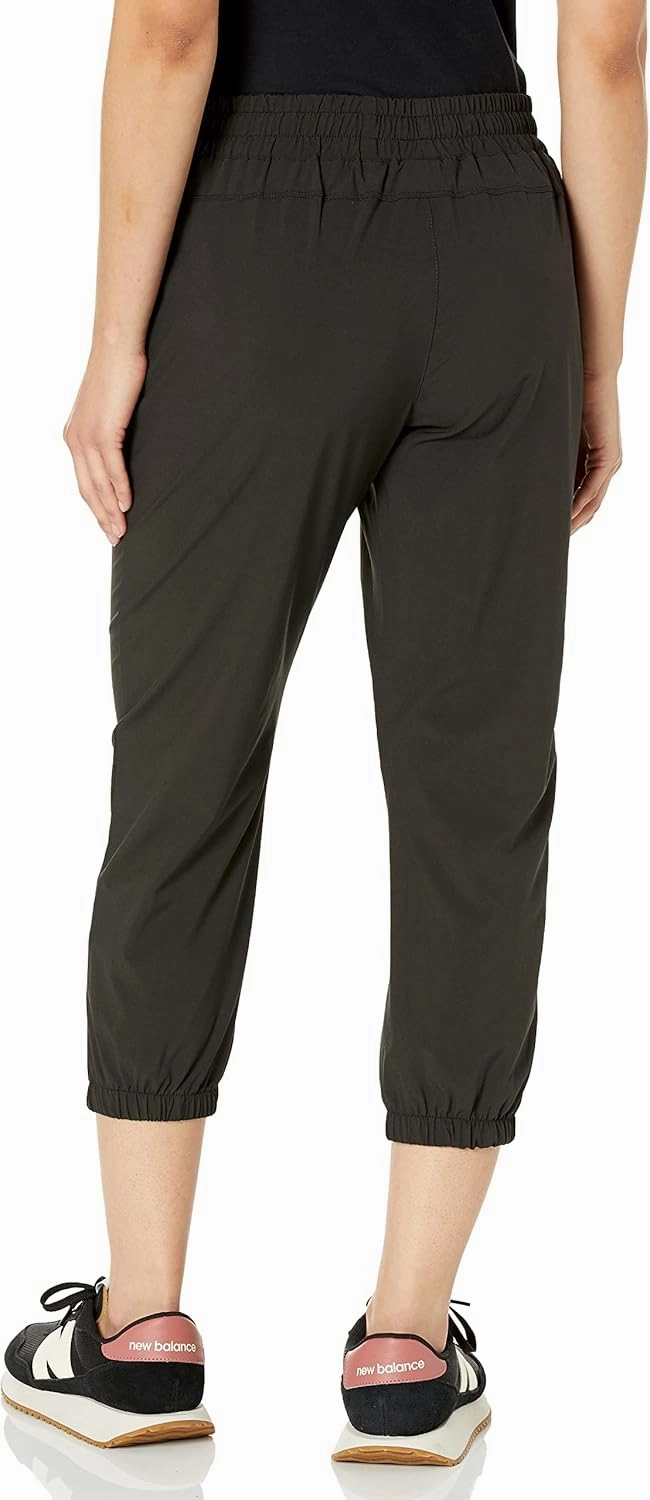 Amazon Essentials Women's Performance Stretch Woven Crop Jogger Pant