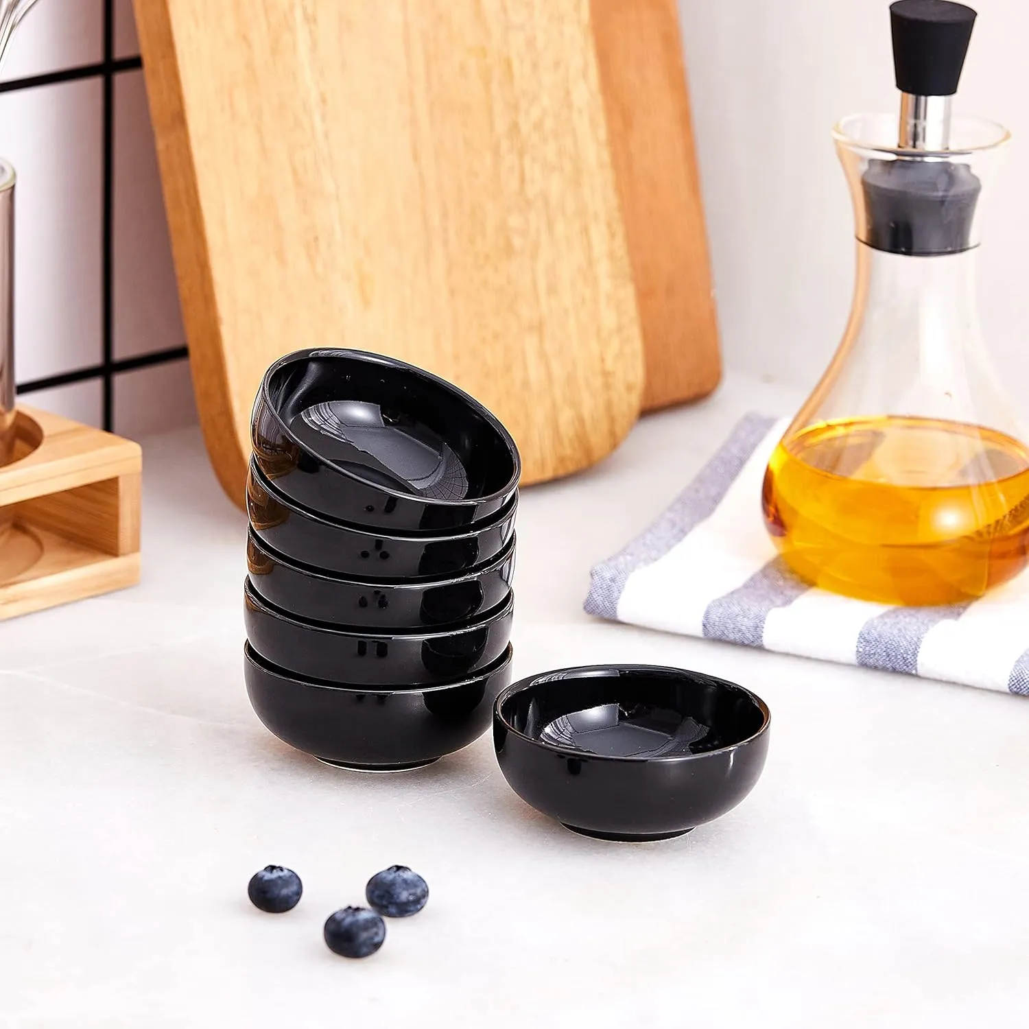 Ceramic Pinch Bowls,2.5 oz Mini Prep Dip Bowl Set,Small Dipping Salsa Charcuterie Soy Sauce Side Dish for Sushi,Set of 6(Black)