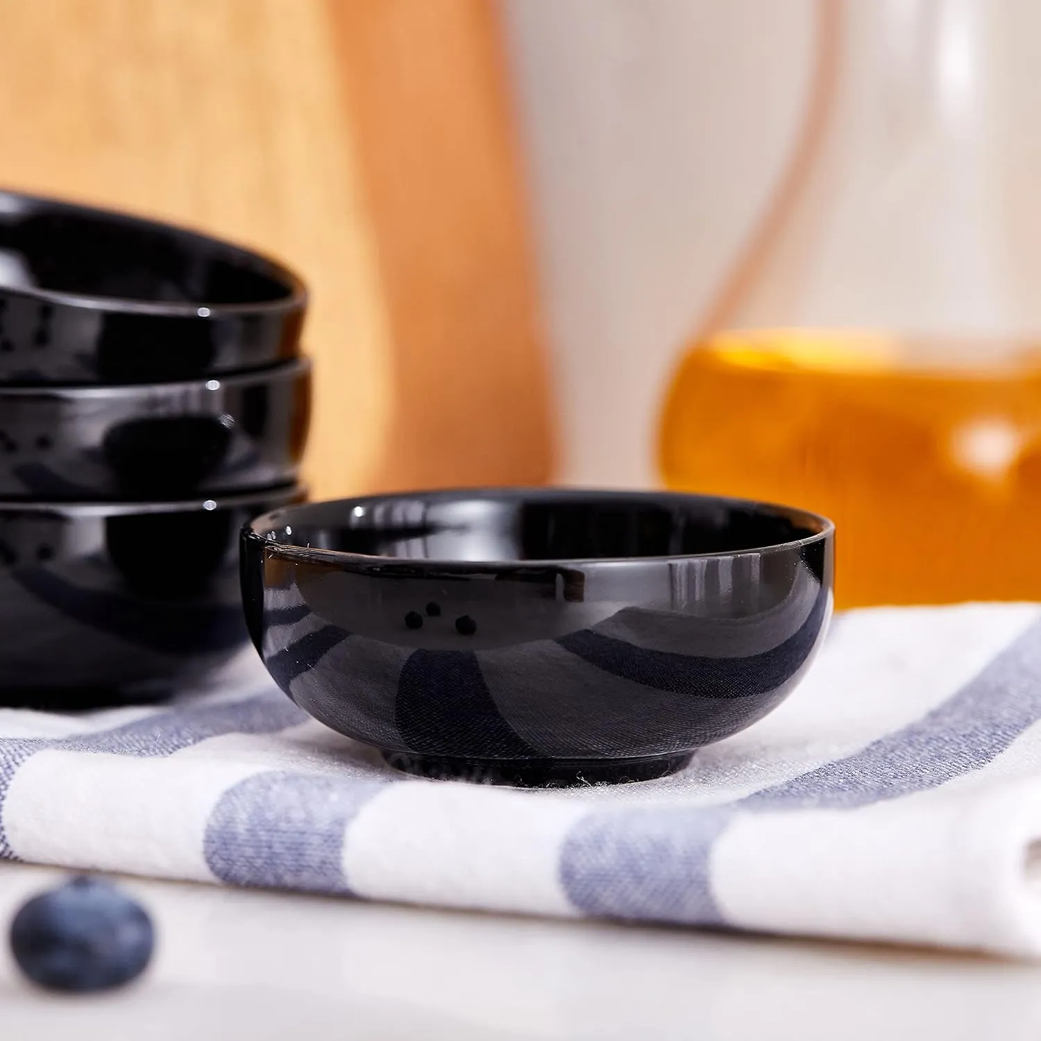 Ceramic Pinch Bowls,2.5 oz Mini Prep Dip Bowl Set,Small Dipping Salsa Charcuterie Soy Sauce Side Dish for Sushi,Set of 6(Black)