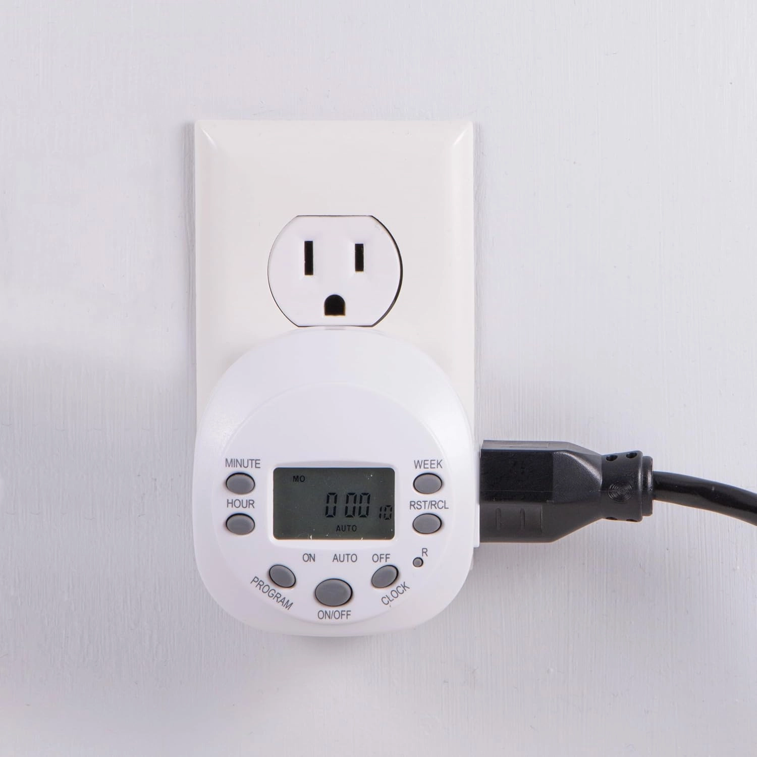 GE 7-Day Programmable Indoor Digital Timer, 1 Grounded Outlet, Weekly / 7 Day Cycle Plug For Electrical Outlets, 125 VAC Light, Plug, Lamp, White, 1 Pack, 15150