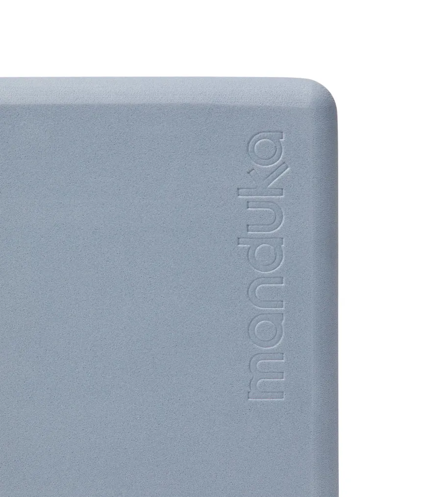Manduka Recycled Foam Mini Travel Block  - Shadow