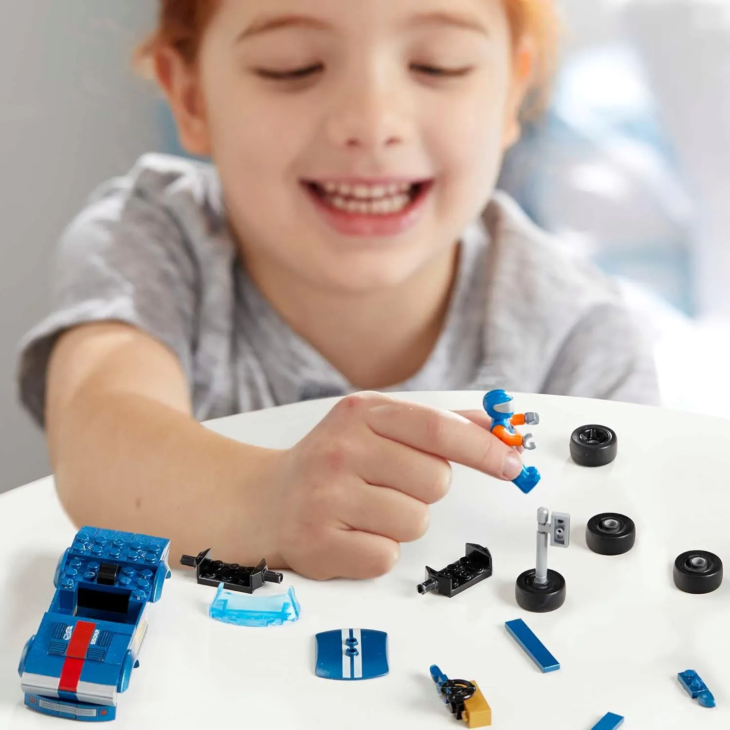 MEGA Hot Wheels Building Toy Race Car Playset, 64 Corvette Grand Sport with 88 Pieces, 1 Micro Action Figure Driver, Blue, Kids Age 5  Years