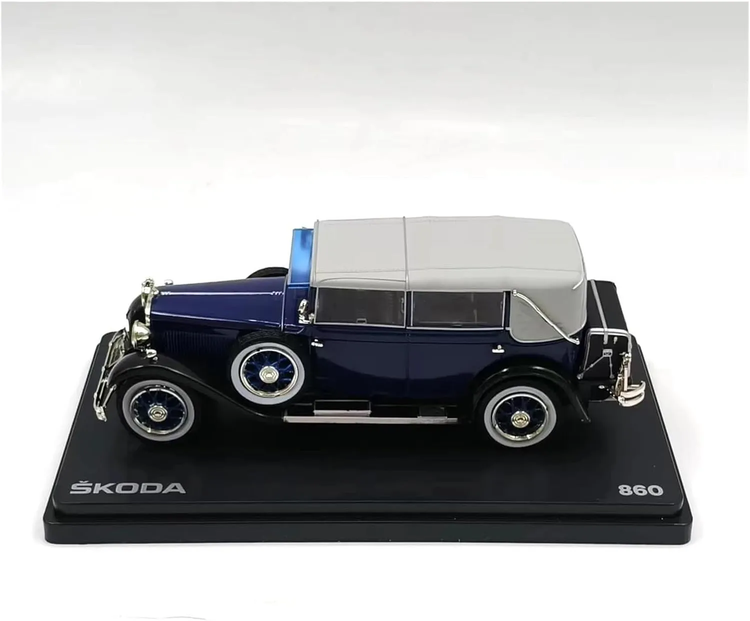 Metal Die Cast Toy Cars 1:43 for Skoda 860 Alloy Diecasts Toy Vehicles Miniature Scale Model Car Desktop Decoration for Home Or Office Décor(Green)