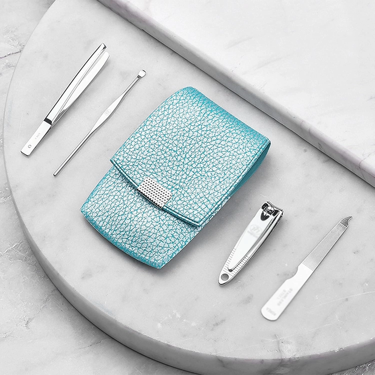 Nail Clippers Set Portable Nail Clippers Mini Manicure Set Nail Clipper Set 4 in 1 Stainless Steel Professional Grooming Kit with Tweezers Ear Pick Best Gift Choice Manicure Set ( Color : Bigblue Mug