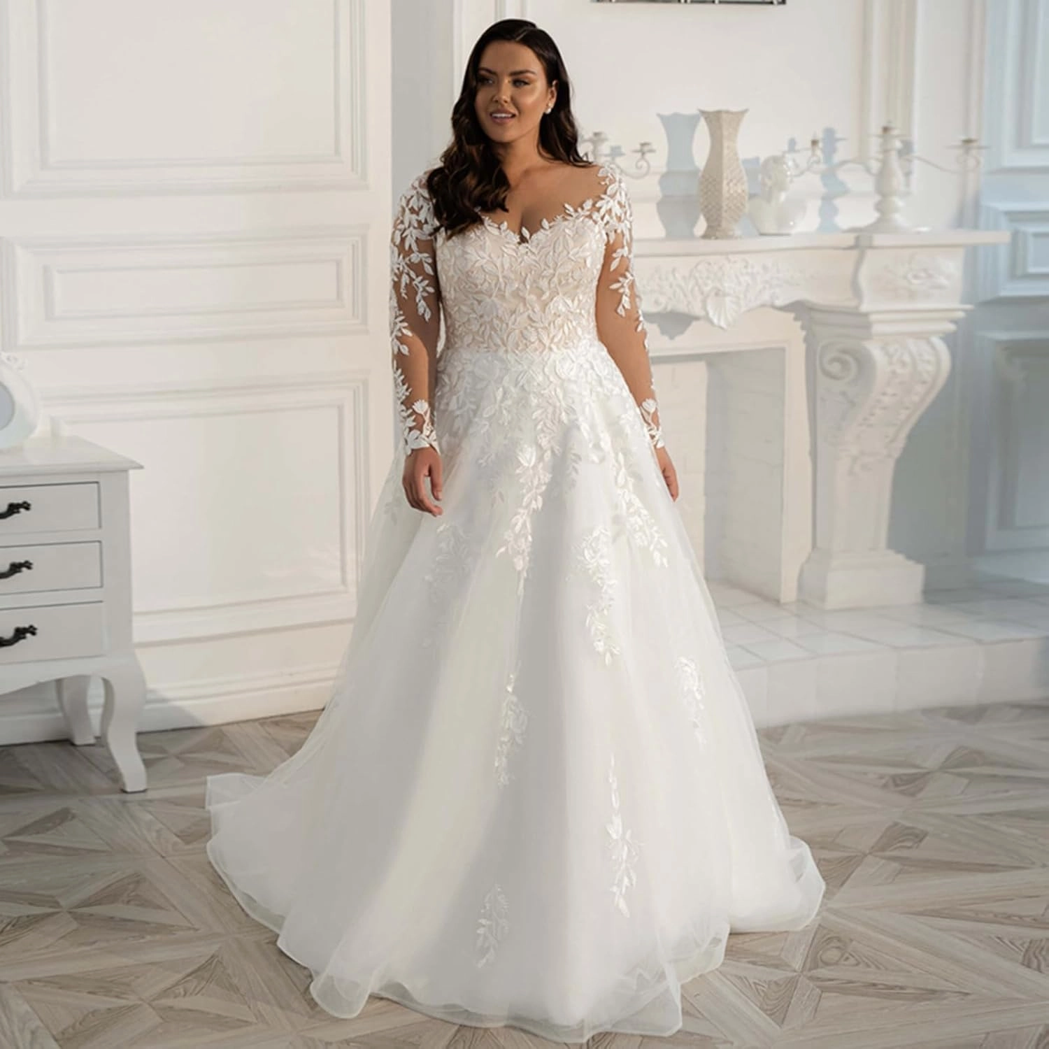Plus Size Mermaid Spaghetti Straps Deep V-Neck Appliques Lace Wedding Dresses with Short Train