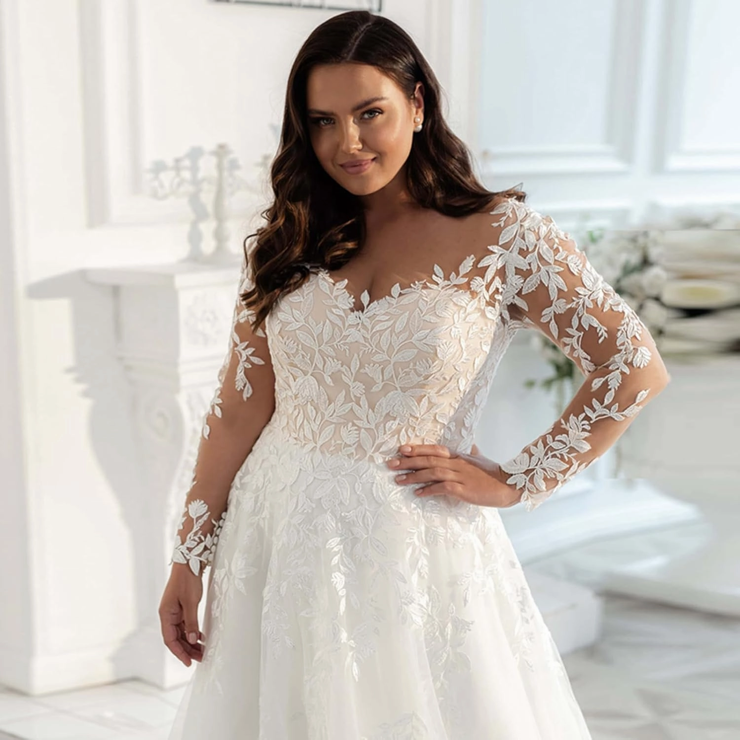 Plus Size Mermaid Spaghetti Straps Deep V-Neck Appliques Lace Wedding Dresses with Short Train