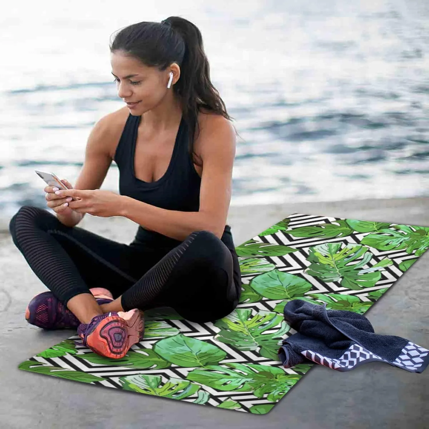 Poeticcity 1 mm Thick Non-Slip Rubber Yoga Mat, Durable Folding Workout Mat, Fitness Safe Mat with Bag for Pilates and Floor Exercises