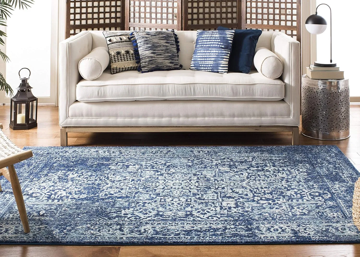 SAFAVIEH Area Rug 8x10 - Evoke Collection - Large - Navy & Ivory, Oriental Distressed Design, Non-Shedding & Easy Cleaning, Ideal for Living Room, Bedroom, Office, Dining Space (EVK256A)