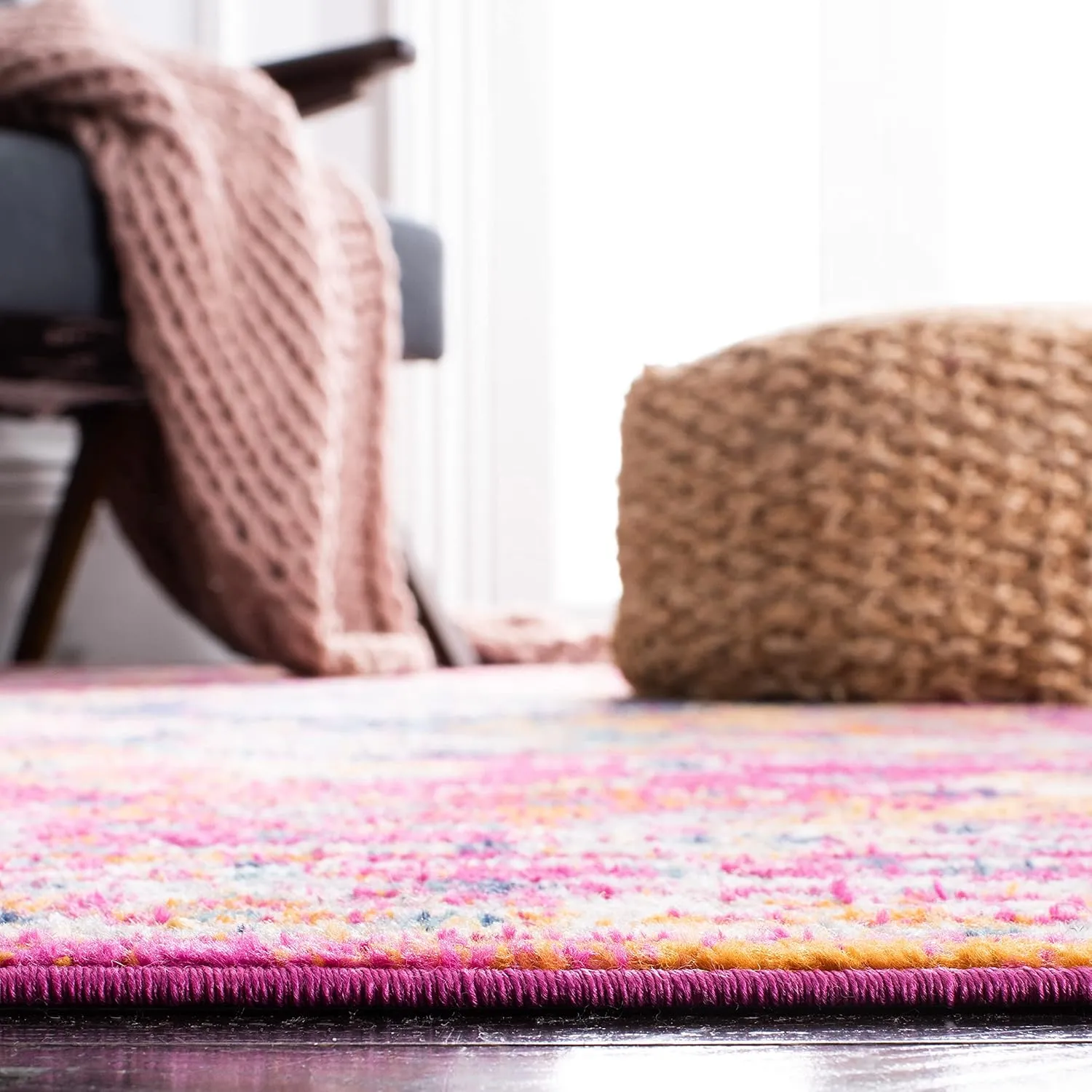 SAFAVIEH Area Rug 8x10 - Madison Collection - Large - Fuchsia & Gold, Boho Chic Medallion Design, Non-Shedding & Easy Cleaning, Ideal for Living Room, Bedroom, Office, Dining Space (MAD154R)