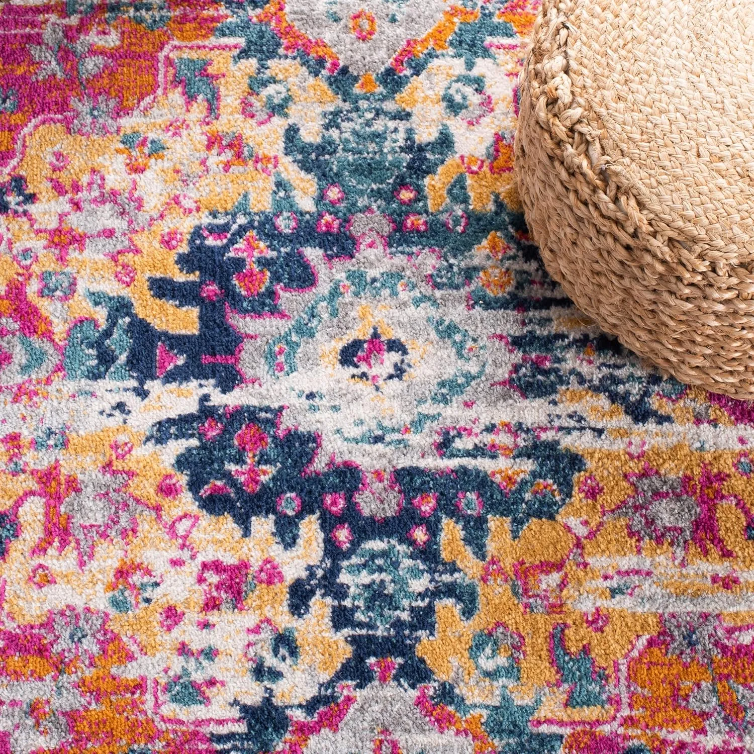 SAFAVIEH Area Rug 8x10 - Madison Collection - Large - Fuchsia & Gold, Boho Chic Medallion Design, Non-Shedding & Easy Cleaning, Ideal for Living Room, Bedroom, Office, Dining Space (MAD154R)