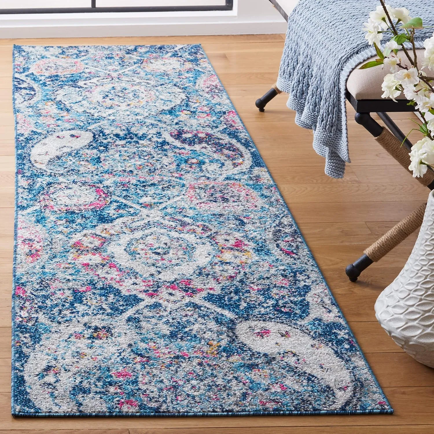 SAFAVIEH Madison Collection Runner - 2'3" x 6', Blue & Grey, Non-Shedding & Easy Care, Ideal for High Traffic Areas in The Living Room, Dining, Bedroom (MAD600M)
