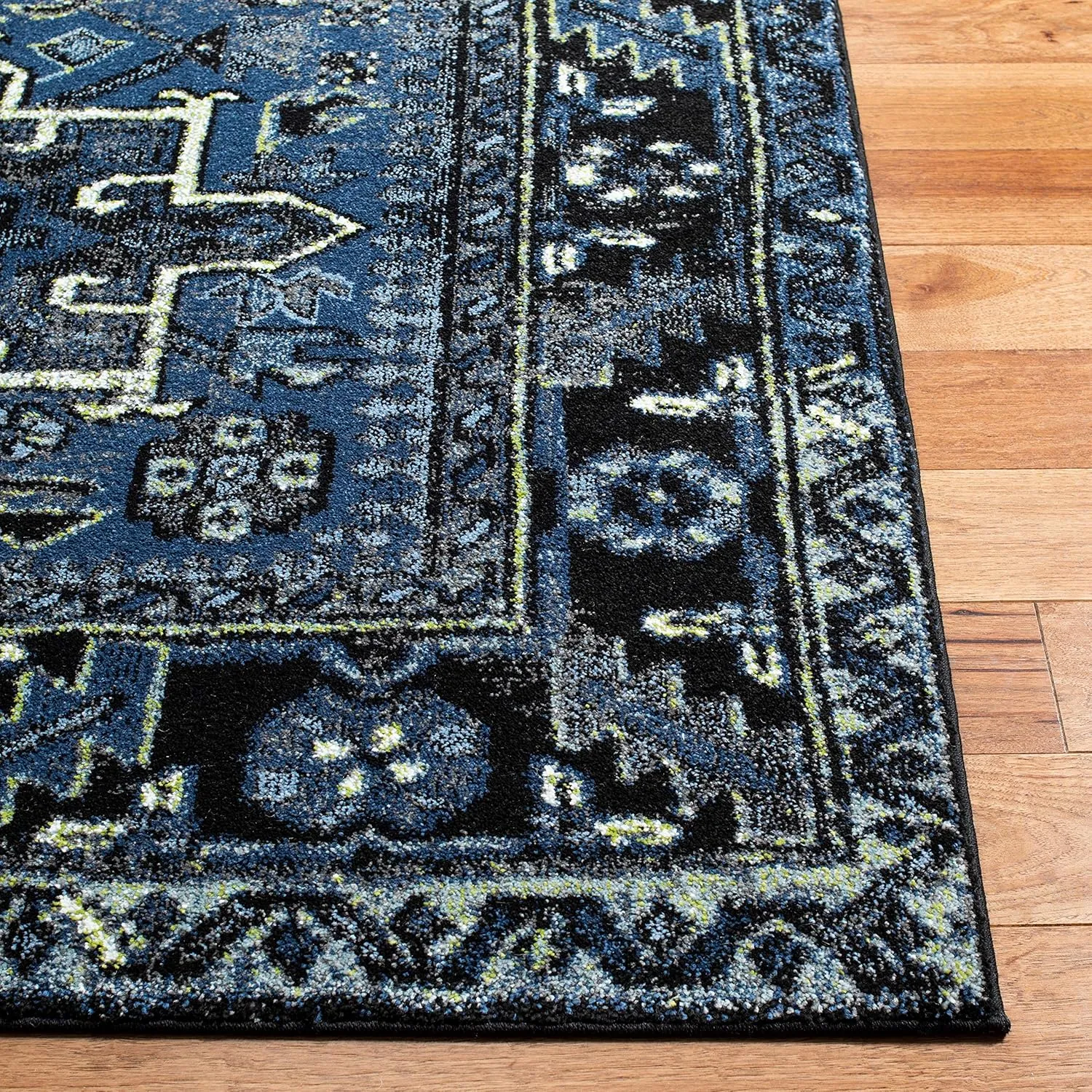 SAFAVIEH Vintage Hamadan Collection Area Rug - 5'3" x 7'6", Blue & Grey, Oriental Traditional Persian Design, Non-Shedding & Easy Care, Ideal for High Traffic Areas in Living Room, Bedroom (VTH211N)