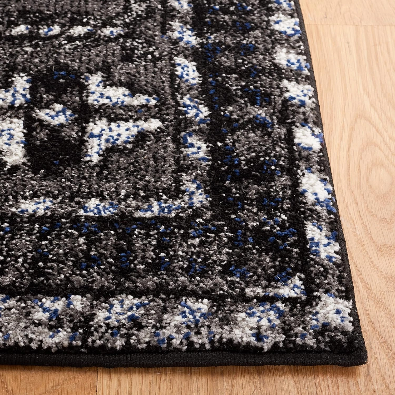 SAFAVIEH Vintage Hamadan Collection Area Rug - 9' x 12', Grey & Blue, Oriental Traditional Persian Design, Non-Shedding & Easy Care, Ideal for High Traffic Areas in Living Room, Bedroom (VTH213F)