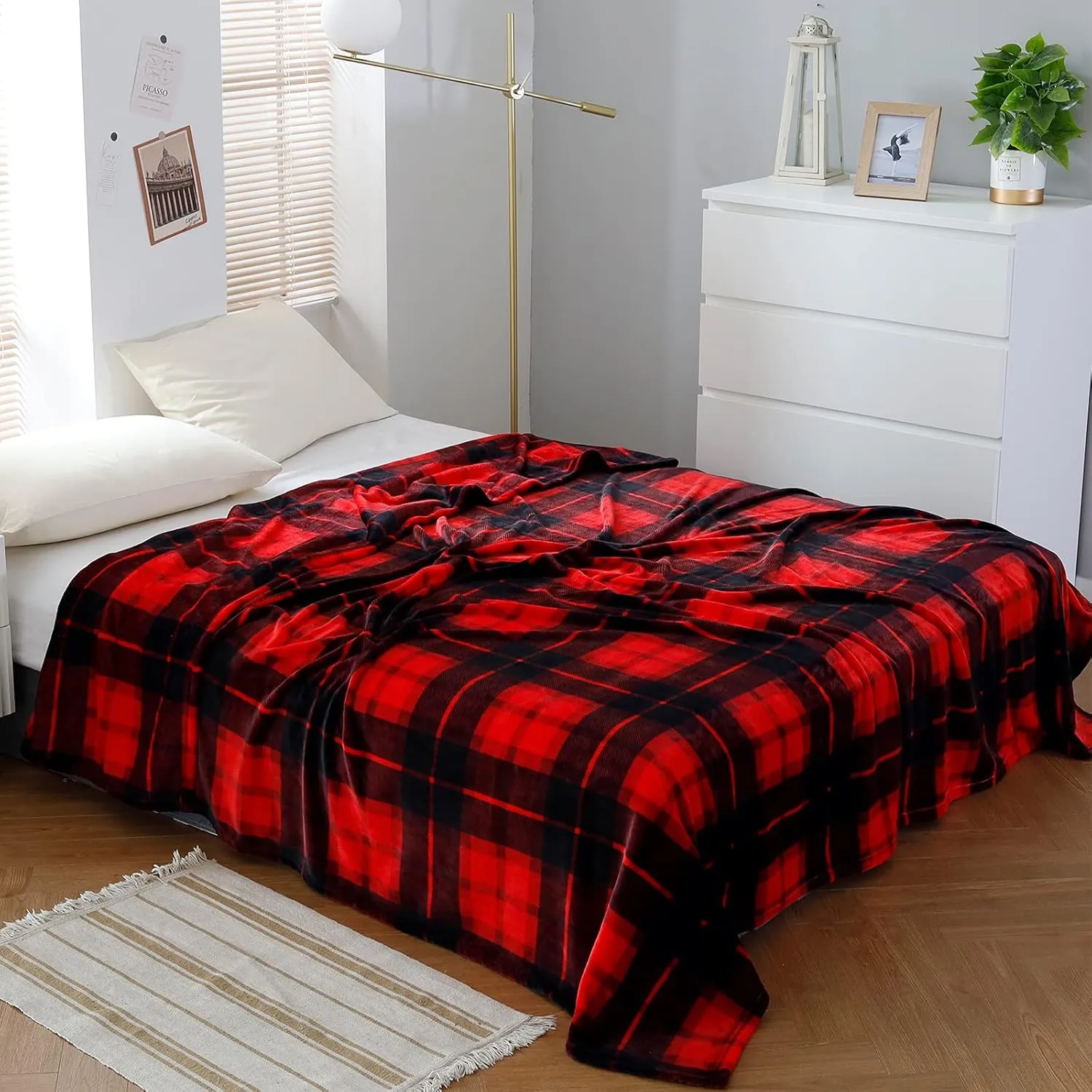 SOCHOW Flannel Fleece Throw Blanket 60 x 80 Inches, All Season Plaid Red Blanket for Bed, Couch, Car