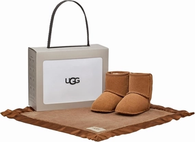 UGG Unisex-Baby Classic and Lovey Gift Set Fashion Boot