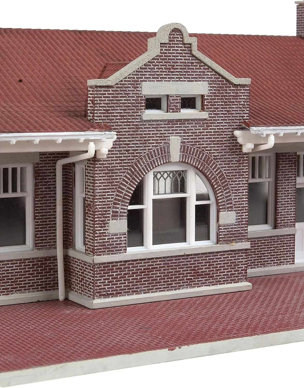 Walthers Cornerstone Brick Mission Style Depot Train